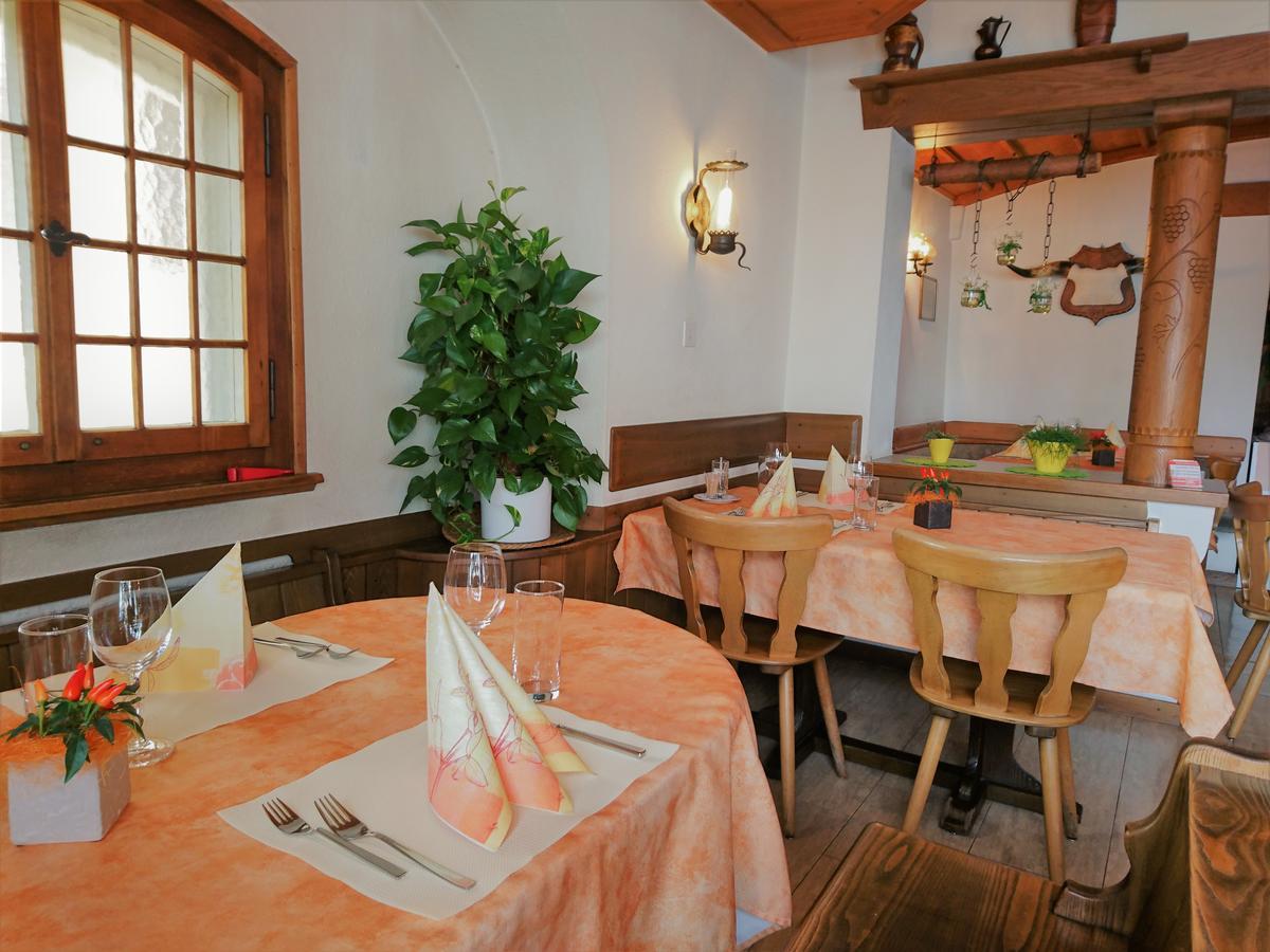 Gasthaus Zum Ochsen Neuhaus Exterior photo